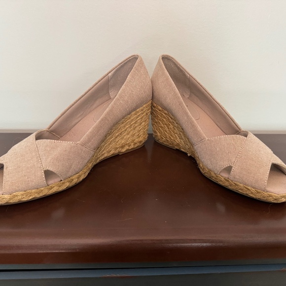 Chaps Canvas wedge size 9 - Picture 2 of 4